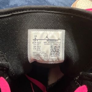 Air Jordan 1 Mid SE ‘Crimson Tint